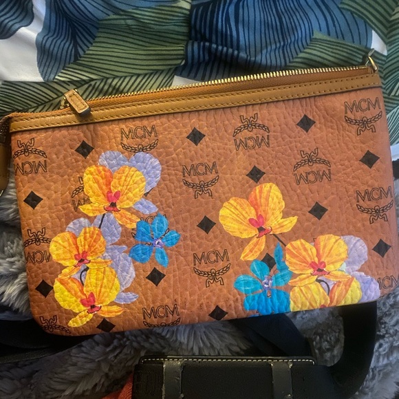 MCM •Rare• Viestos Floral Print Cognac Bag - Picture 5 of 5